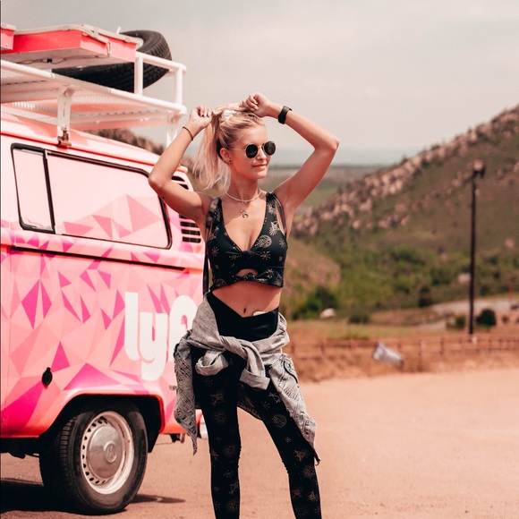 Meet your Posher, Natalie - Picture 2 of 8